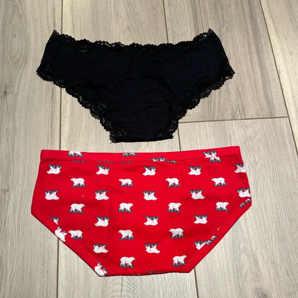 2 pretty women’s small medium panties NWOT Aerie red polar bears & black w/lace - Picture 2 of 3